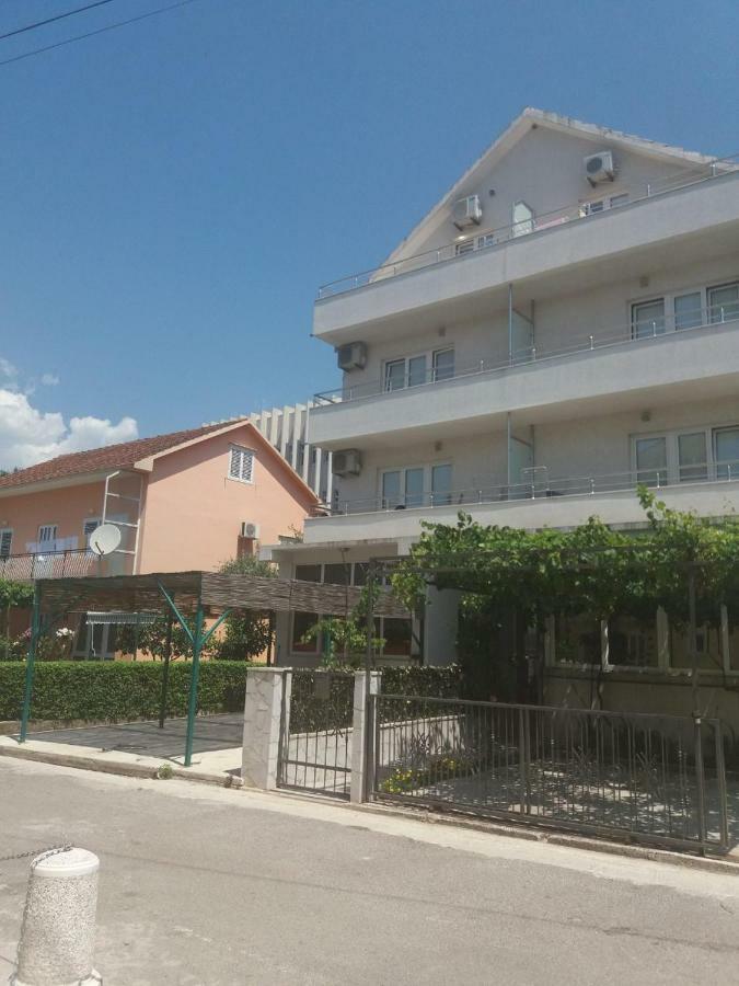 Mona&Mike Apartments Τίβατ Εξωτερικό φωτογραφία